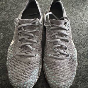 Nike Women Knit- 7.5